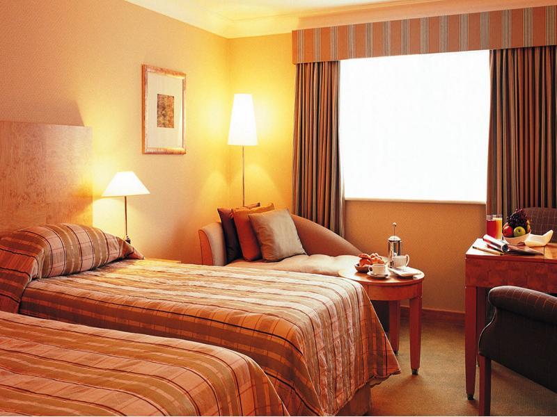 Regency Park Hotel, Health Club & Spa Татчем Екстер'єр фото