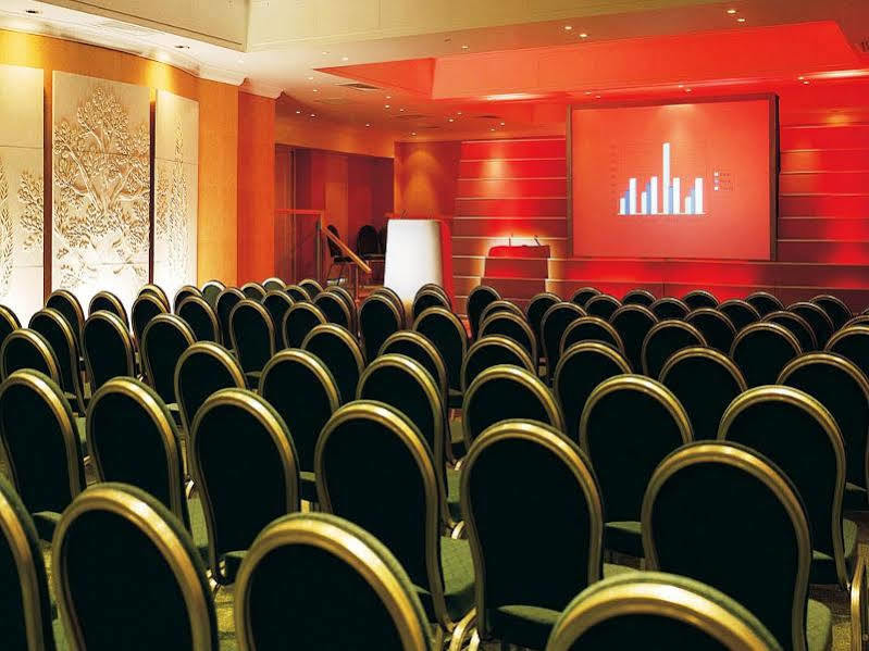 Regency Park Hotel, Health Club & Spa Татчем Екстер'єр фото