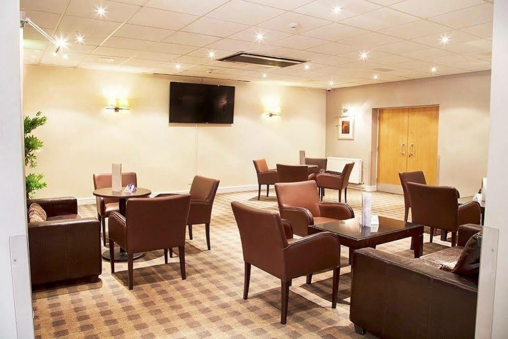 Regency Park Hotel, Health Club & Spa Татчем Екстер'єр фото
